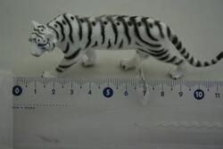 Tygr bílý plast 12cm (24)